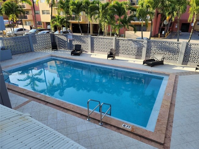 495 NW 72nd Ave in Miami, FL - Building Photo - Building Photo