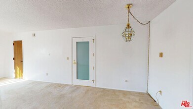 8120 Redlands St in Los Angeles, CA - Building Photo - Building Photo