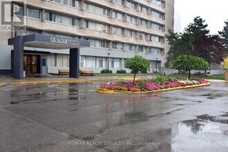 507-10 Sunny Glenway in Toronto, ON - Building Photo - Building Photo