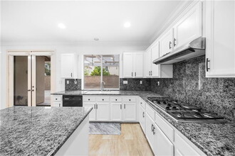 20 Villager in Irvine, CA - Building Photo - Building Photo