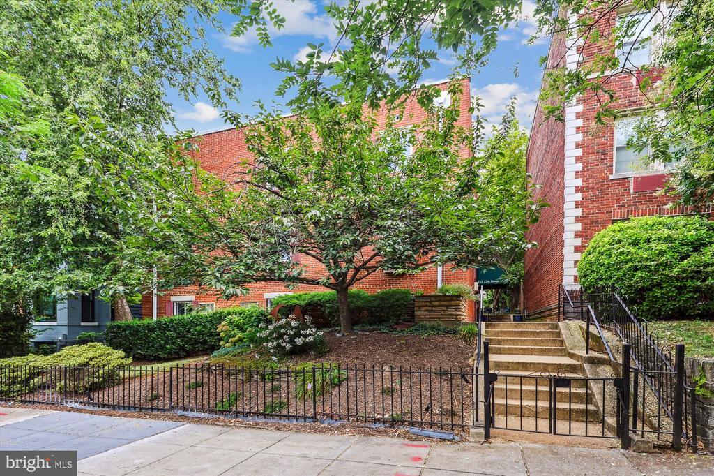 513 12th St NE in Washington, DC - Building Photo
