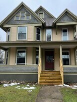 405 E Porter St in Albion, MI - Building Photo