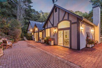 720 Miner Rd in Orinda, CA - Foto de edificio - Building Photo