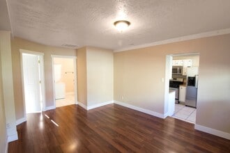 300 E 400 S, Unit Apt. #2 in Springville, UT - Foto de edificio - Building Photo