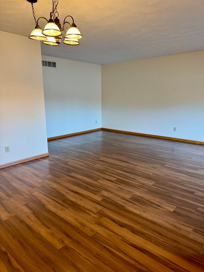 2500 Grant St in Bettendorf, IA - Building Photo - Building Photo