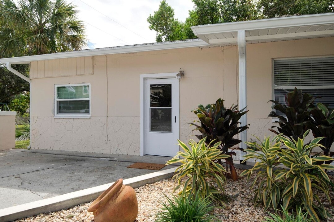 1158 7th St S in Safety Harbor, FL - Building Photo