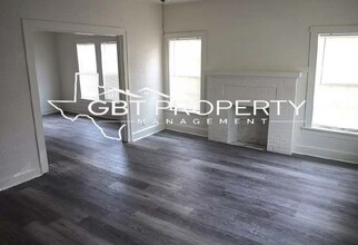 818 E Palestine St in Mexia, TX - Building Photo - Building Photo