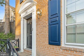 2810 N Glade St NW in Washington, DC - Building Photo - Building Photo