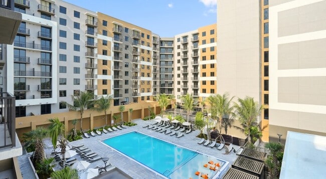 942 E 26th St, Unit 222