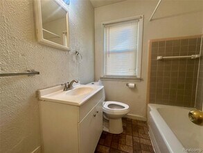 15059 Evergreen Rd in Detroit, MI - Building Photo - Building Photo