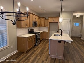 2805 Alder Wood Ln in La Grange, KY - Building Photo - Building Photo