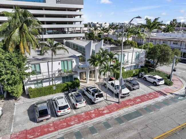 property at 1601 West Ave