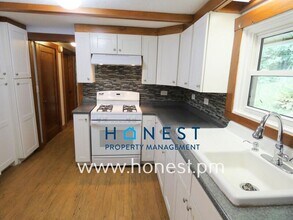 523 Memorial Dr in Winthrop, ME - Building Photo - Building Photo