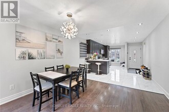 23 Lindridge Ave in Brampton, ON - Building Photo - Building Photo