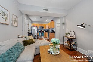 16 Sewall St, Unit 2 in Boston, MA - Building Photo