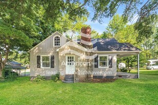 207 Hampton Ave in Gaffney, SC - Building Photo