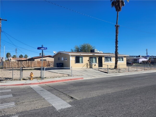 property at 2700 E Basswood Ave