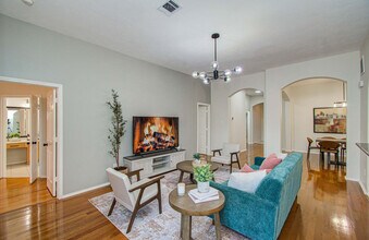 7211 Crescent Mills Dr in Houston, TX - Building Photo - Building Photo