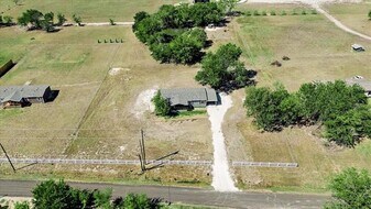2437 Co Rd 4586 in Sulphur Springs, TX - Building Photo