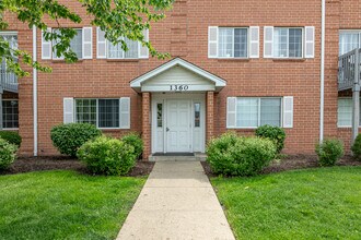 Leclair Condos in Wheaton, IL - Building Photo - Building Photo