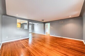 4950 Fenton St in Denver, CO - Foto de edificio - Building Photo