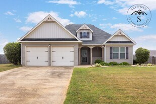 25 Justice Dr in Fort Mitchell, AL - Building Photo
