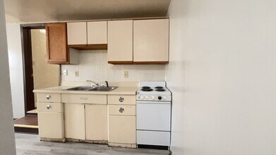 1611 S Madison St in Muncie, IN - Foto de edificio - Building Photo