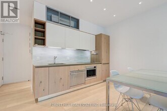 117 Robert St in Toronto, ON - Building Photo - Building Photo