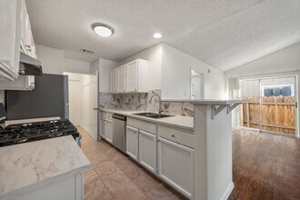 8204 West Gate Blvd in Austin, TX - Building Photo - Building Photo