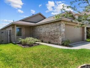 9043 Estes Lks Dr in Baytown, TX - Building Photo - Building Photo