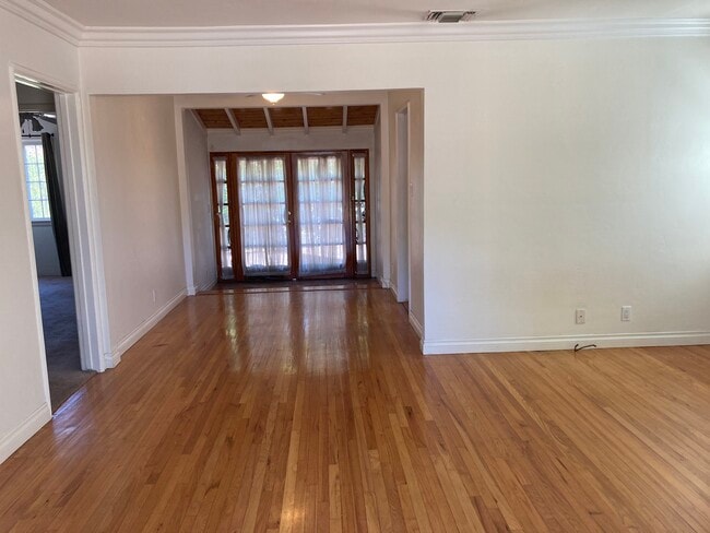 4454 Laurelgrove Ave in Studio City, CA - Foto de edificio - Building Photo