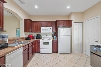 17529 Laurel Grove Ct in Ft. Myers, FL - Building Photo - Building Photo