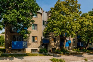 835 Georges-Vanier Boul in Montréal, QC - Building Photo
