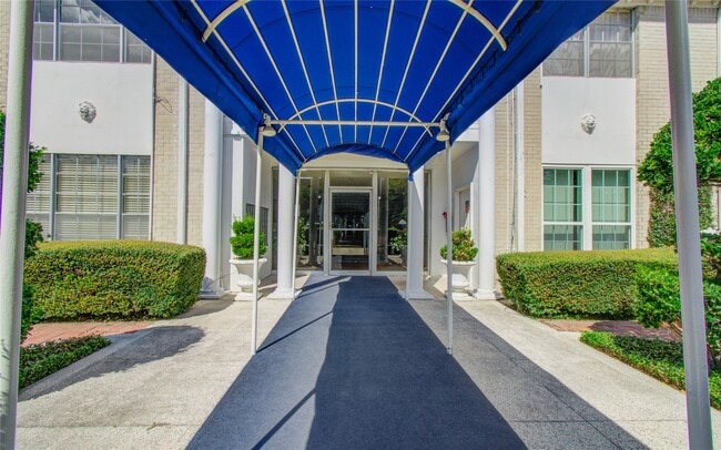 2700 Bellefontaine in Houston, TX - Foto de edificio - Building Photo