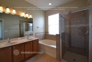 11327 Callaway Pond Dr in Riverview, FL - Building Photo - Building Photo