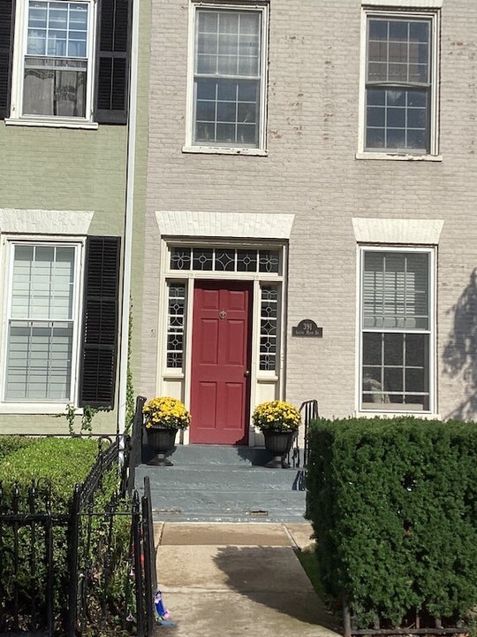 391 S Main St, Unit 2 in Geneva, NY - Building Photo