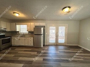 239 Bellwood Ln in Riverdale, GA - Building Photo - Building Photo
