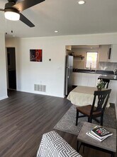 190 Charles St in Secaucus, NJ - Building Photo - Building Photo