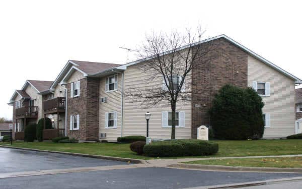 Country Meadows in Crystal Lake, IL - Foto de edificio - Building Photo