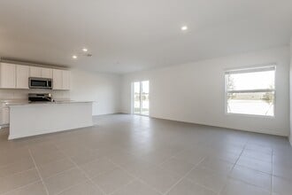 2718 Pennachio Dr in Lake Wales, FL - Building Photo - Building Photo