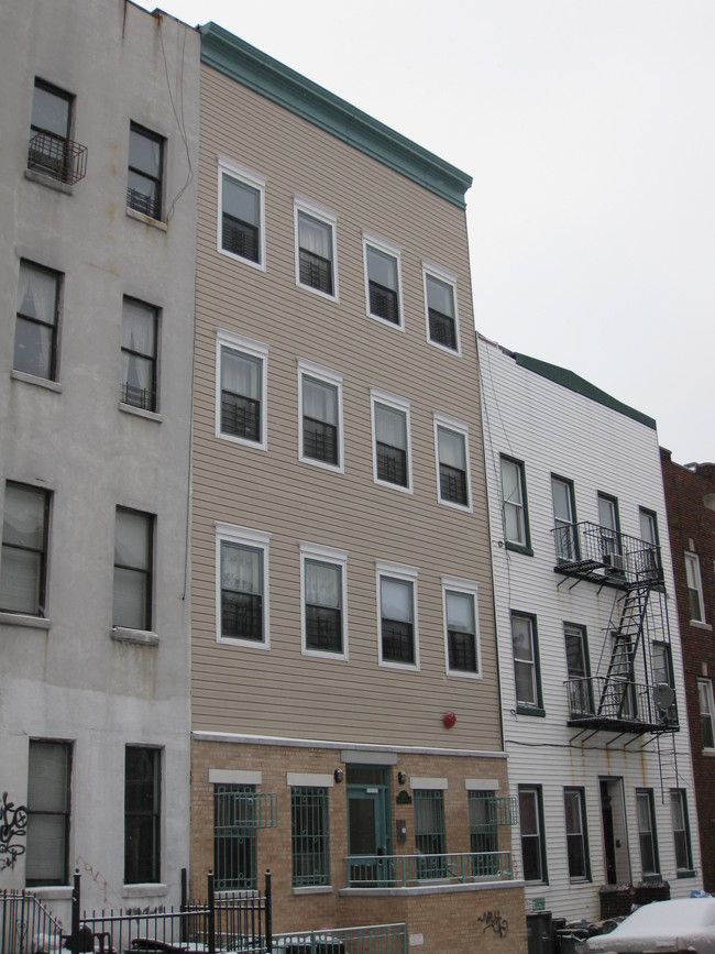 247 Jefferson Ave in Brooklyn, NY - Building Photo - Building Photo