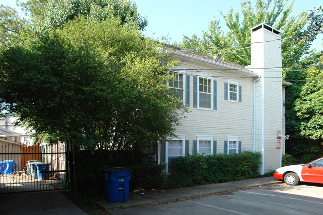 6030 Lewis St in Dallas, TX - Foto de edificio - Building Photo