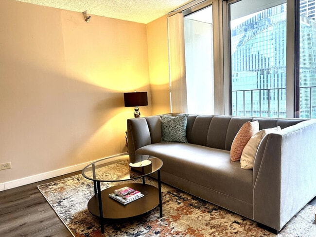 111 W Wacker Dr in Chicago, IL - Building Photo - Building Photo