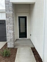 8401 Caragh Lk Ave in Bakersfield, CA - Building Photo - Building Photo