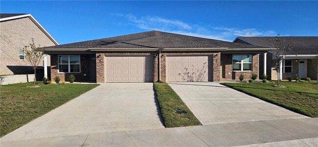 624 NW 69th Ave in Bentonville, AR - Building Photo - Building Photo