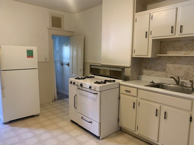 107 Rutherford Ave, Unit 1 in Boston, MA - Foto de edificio - Building Photo