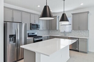 758 SE Courances Dr in Port St. Lucie, FL - Building Photo