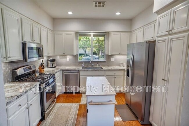 27448 Coldwater Dr in Valencia, CA - Building Photo - Building Photo