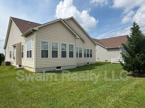 1074 E Davinci Dr in Middletown, DE - Building Photo - Building Photo