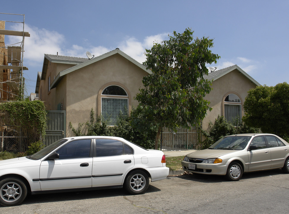 5933 Willoughby Ave in Los Angeles, CA - Building Photo